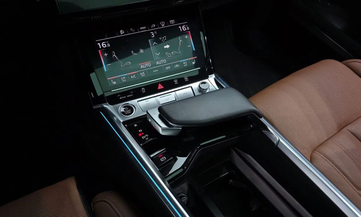 Audi e-tron 2023 из KR, фото 7