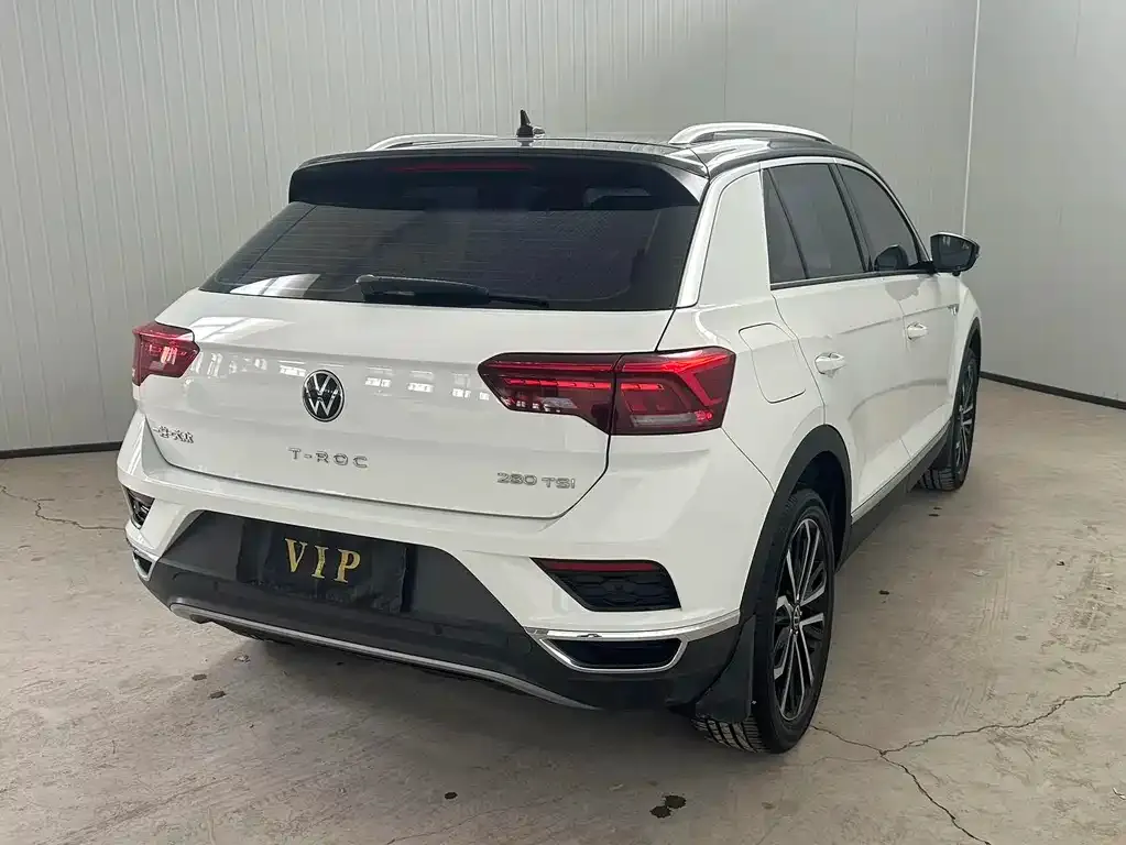 Volkswagen T-Roc — фото 7