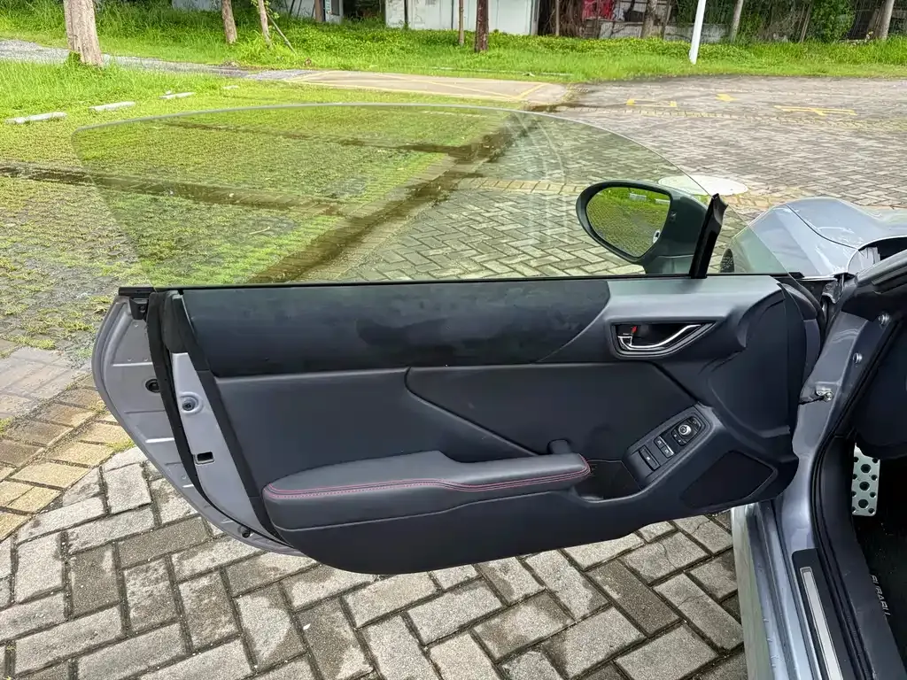 Subaru BRZ 2023 из CN, фото 9