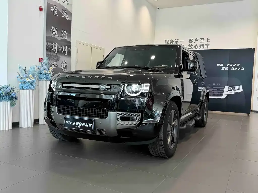 Land Rover Defender — фото 1