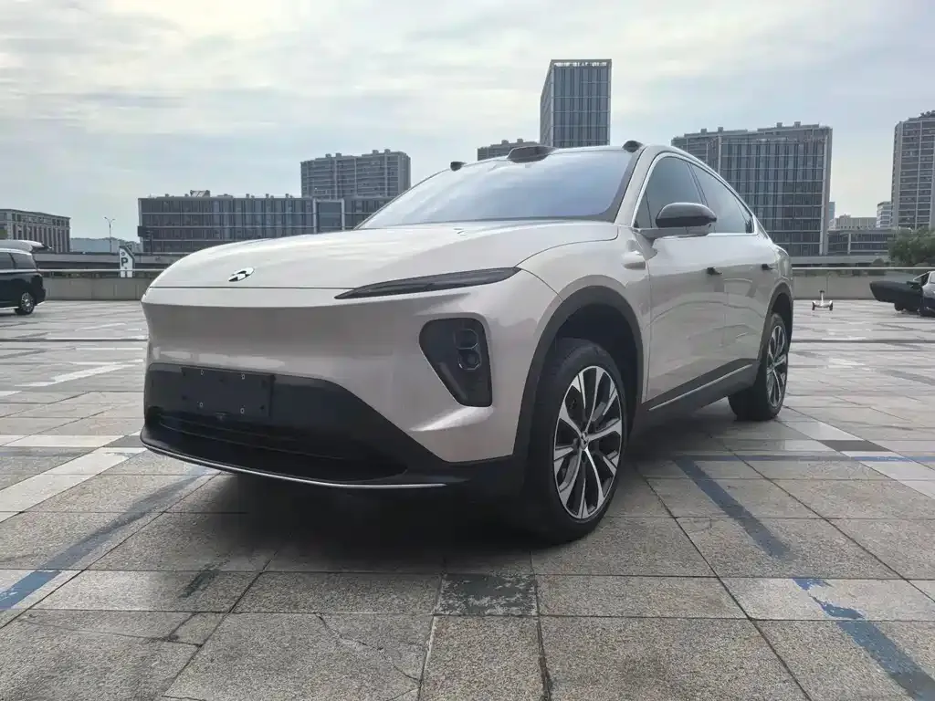NIO EC7