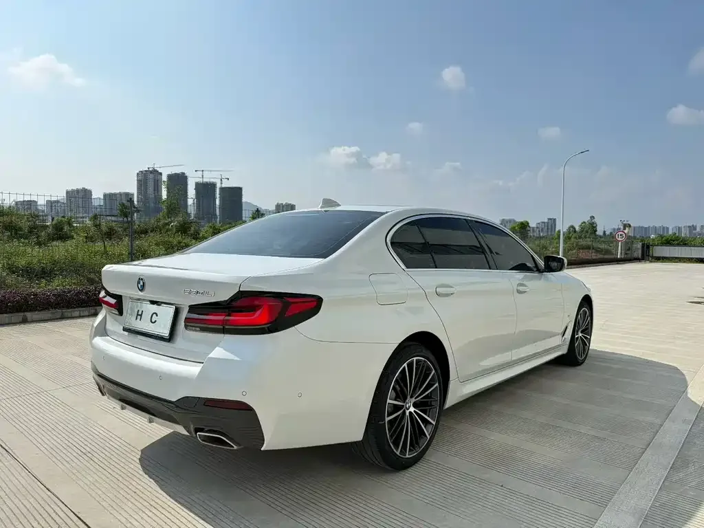 BMW 5 Series — фото 5