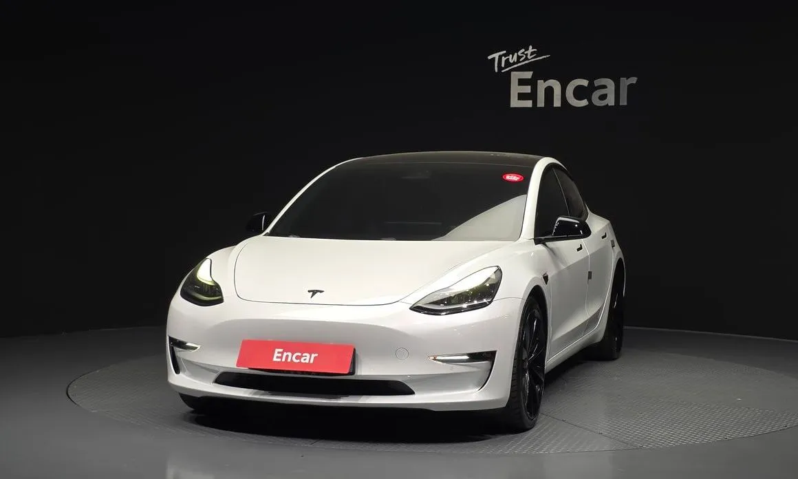 Tesla Model 3 — фото 2