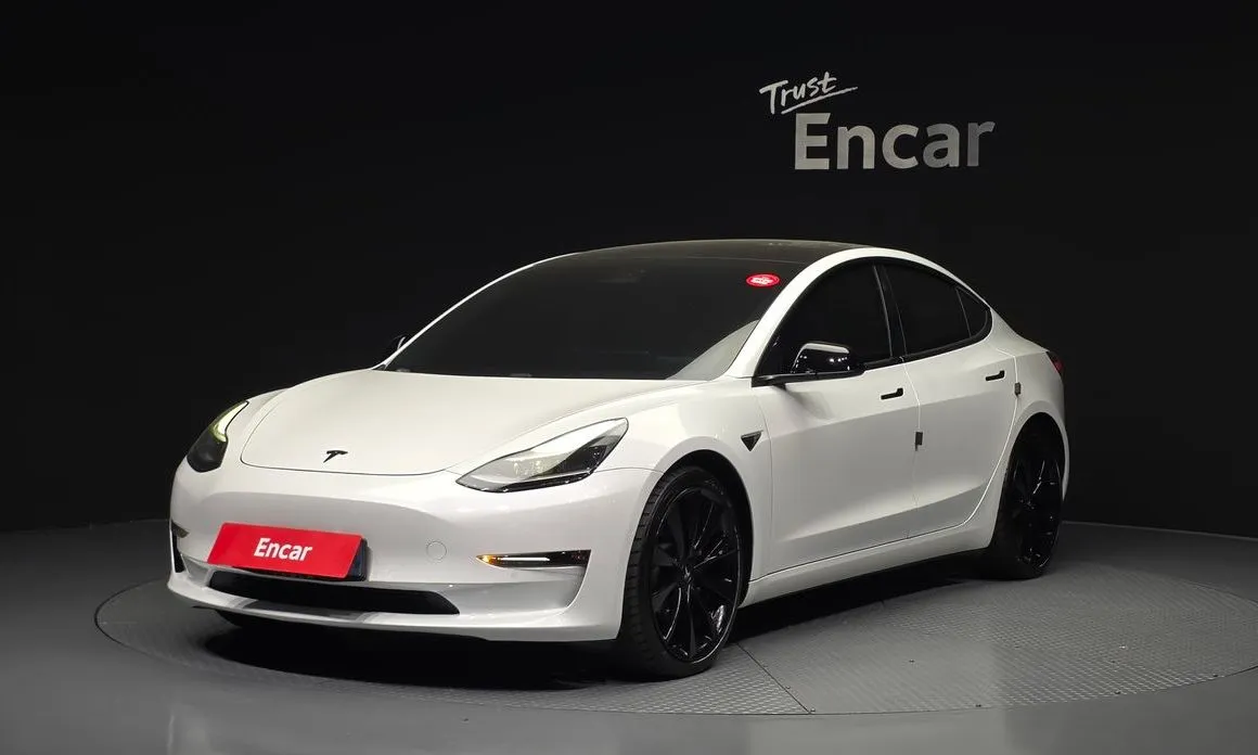 Tesla Model 3 — фото 4