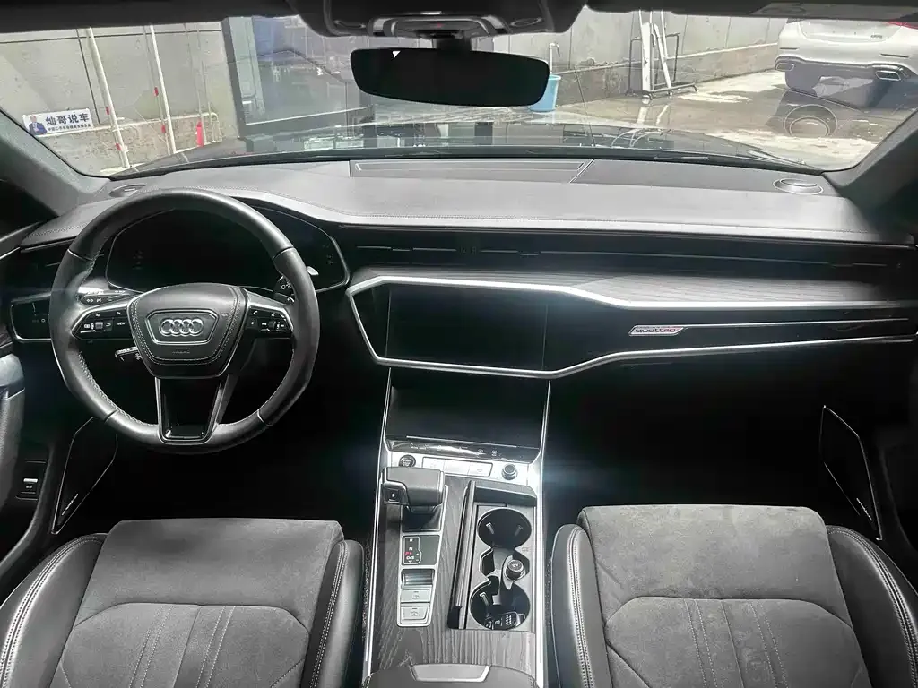 Audi A6L — фото 10