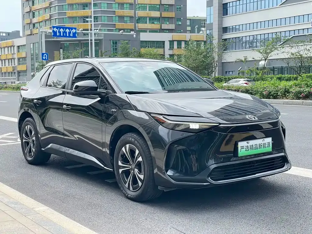 Toyota Platinum 4X 2024 из CN, фото 6