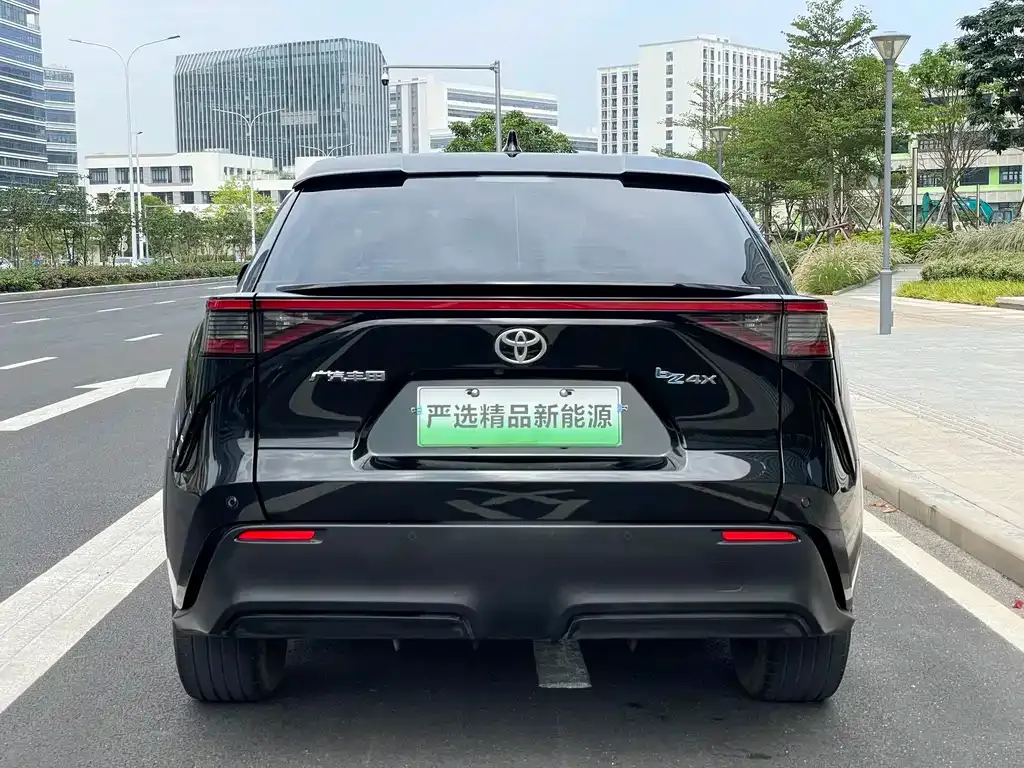 Toyota Platinum 4X 2024 из CN, фото 5