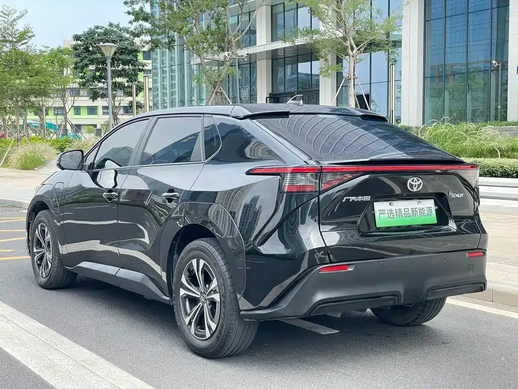 Toyota Platinum 4X 2024 из CN, фото 10