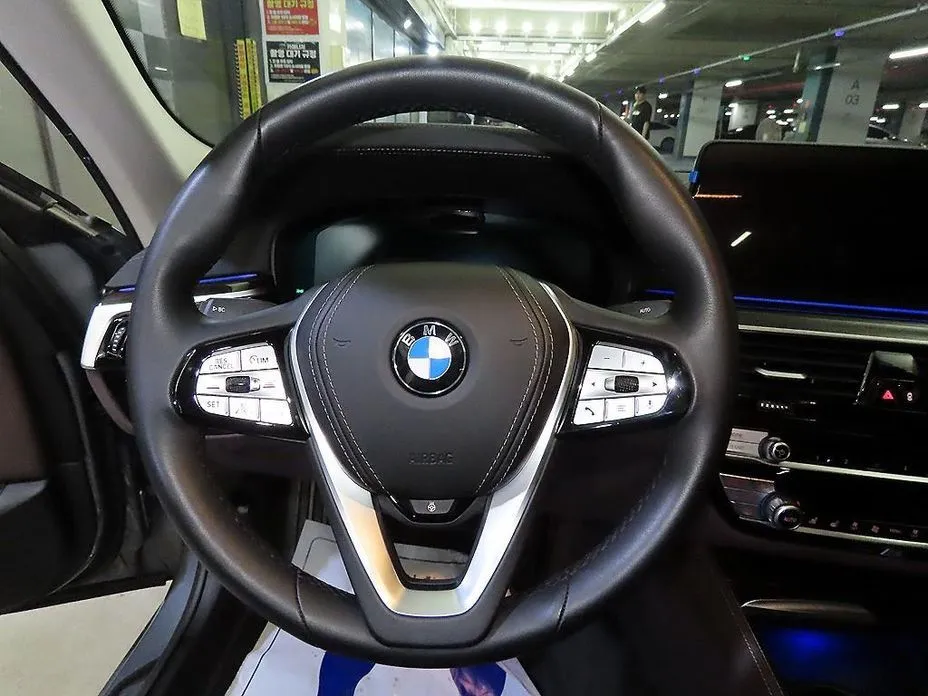 BMW 5-Series 2023 из KR, фото 2