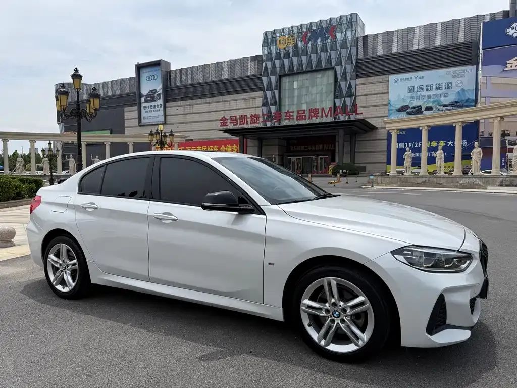 BMW 1 Series 2023 из CN, фото 8