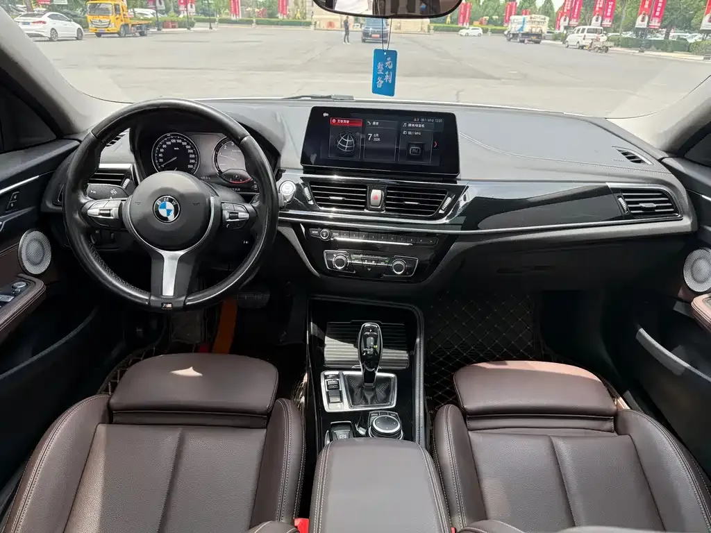 BMW 1 Series 2023 из CN, фото 6