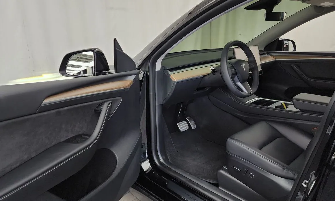 Tesla Model Y — фото 3