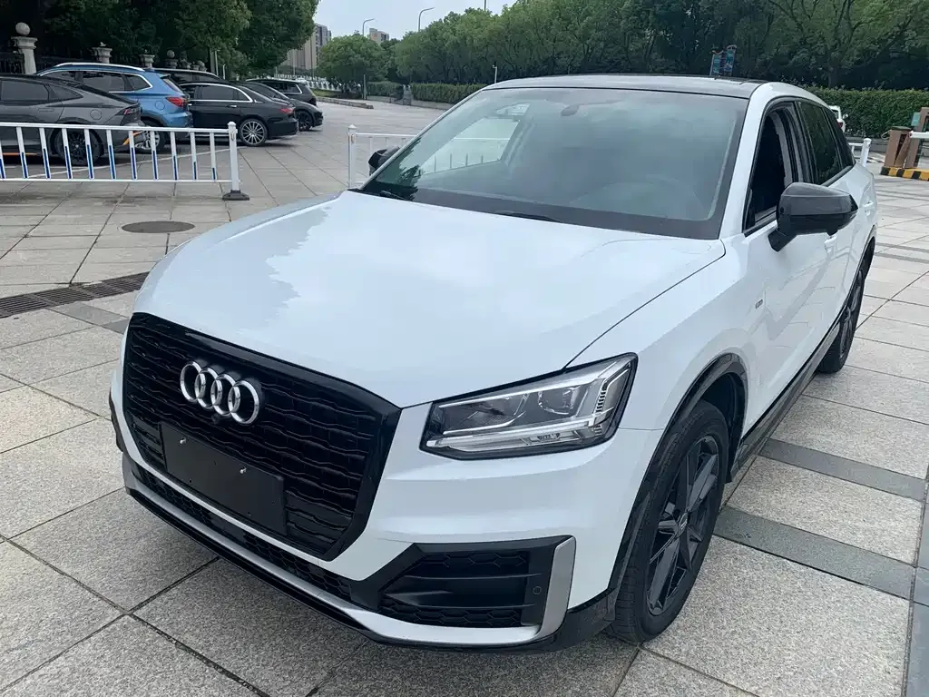 Audi Q2L