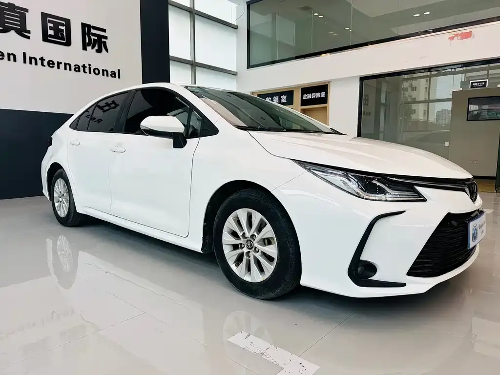 Toyota Corolla — фото 3
