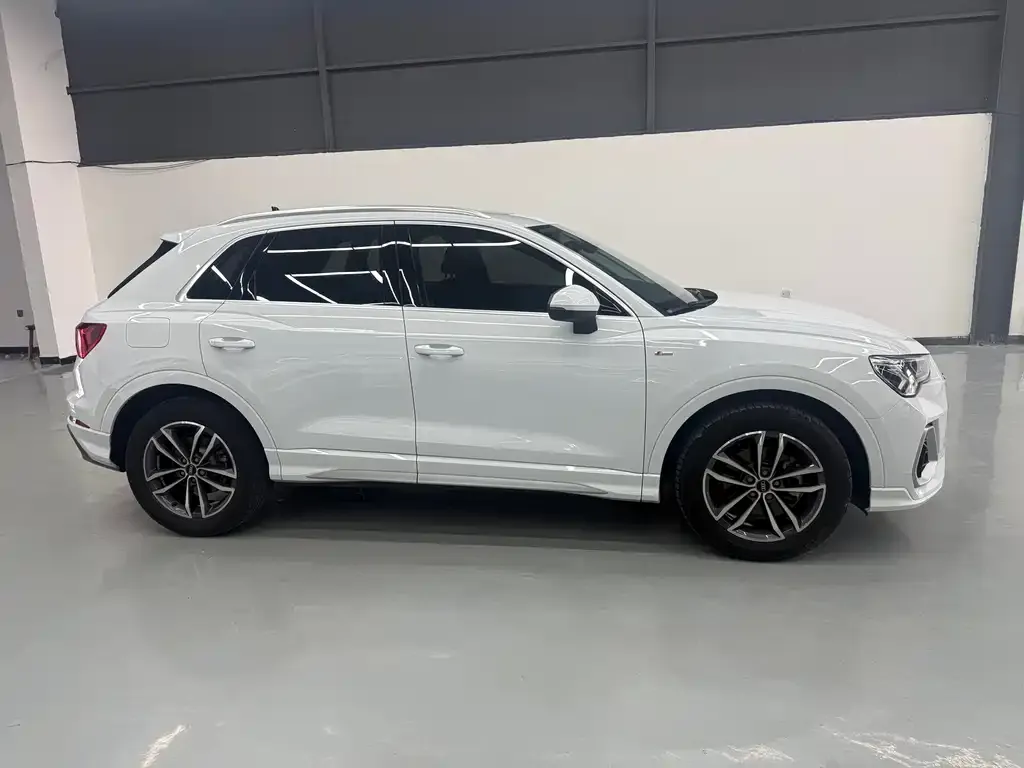 Audi Q3 2022 из CN, фото 2