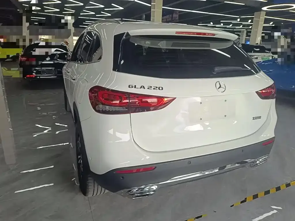 Mercedes-Benz GLA — фото 10