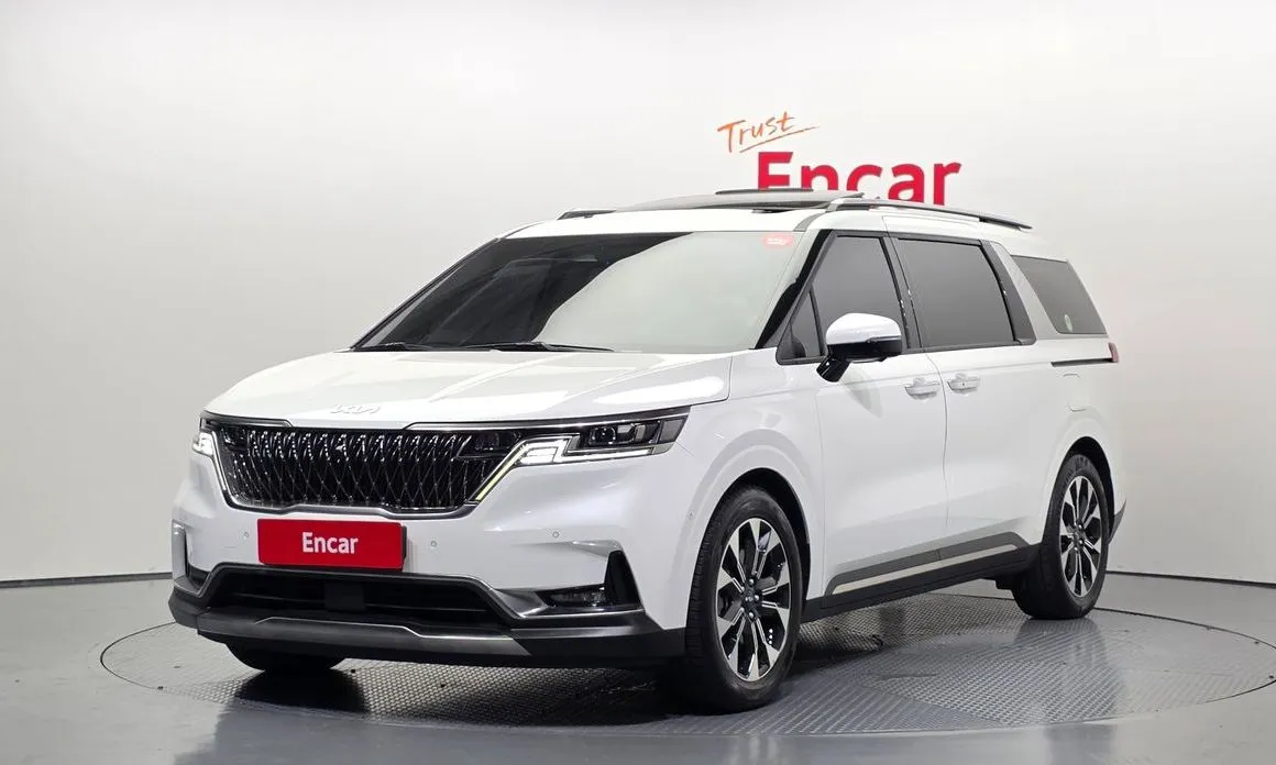Kia Carnival — фото 1