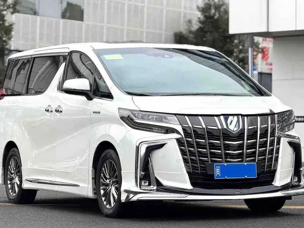 Toyota Alphard — фото 6