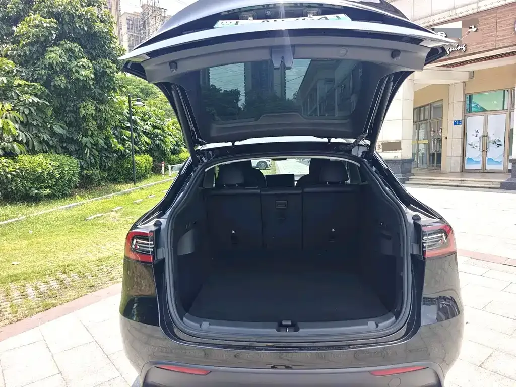 Tesla Model Y 2022 из CN, фото 8