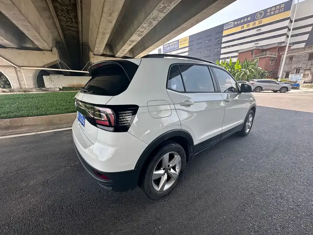 Volkswagen T-Cross — фото 10