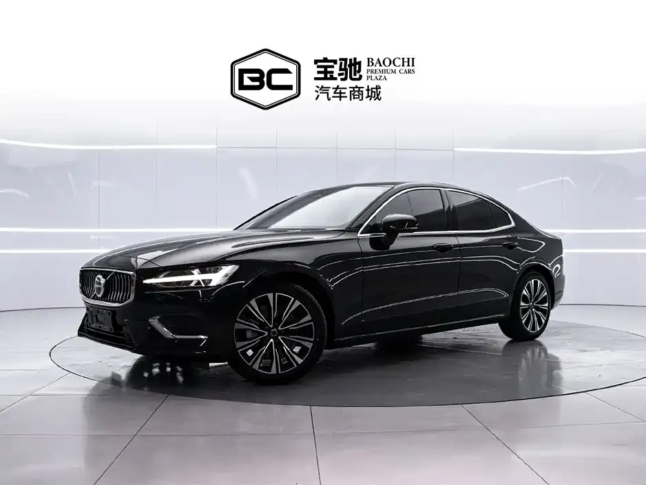 Volvo S60 — фото 1