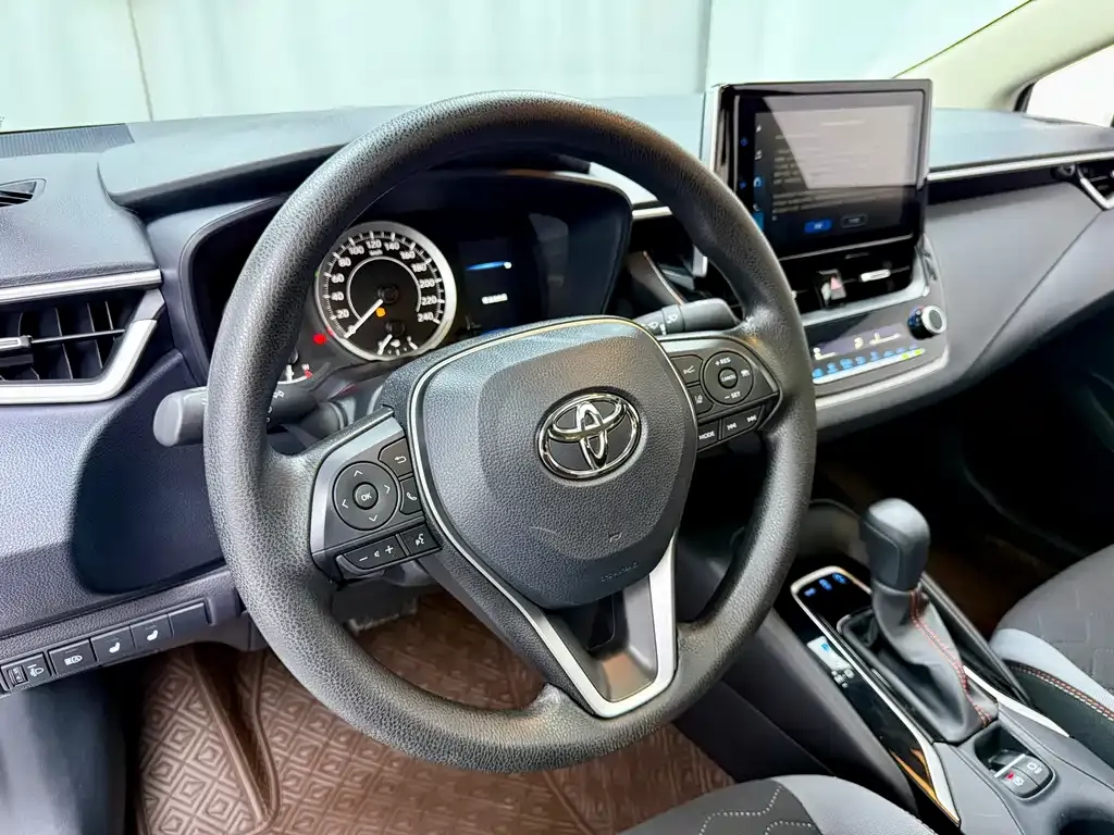 Toyota Corolla — фото 6
