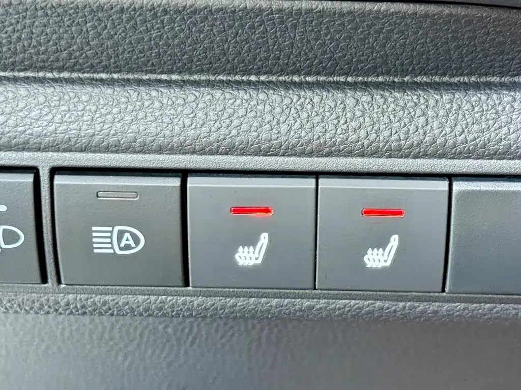 Toyota Corolla — фото 8