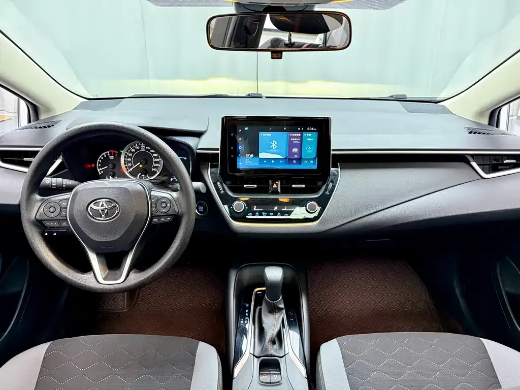 Toyota Corolla — фото 10