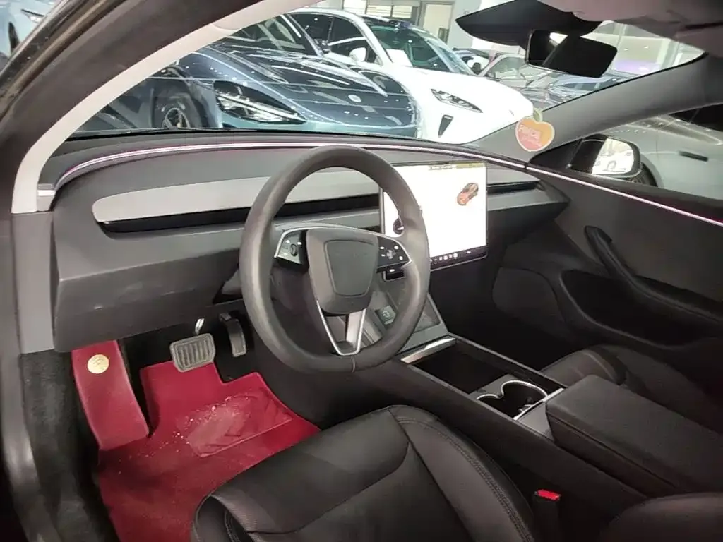 Tesla Model 3 — фото 3