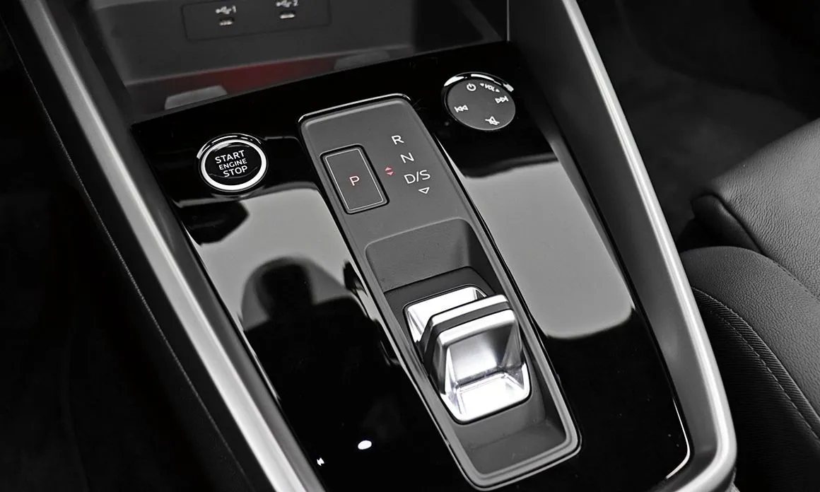 Audi A3 2023 из KR, фото 2