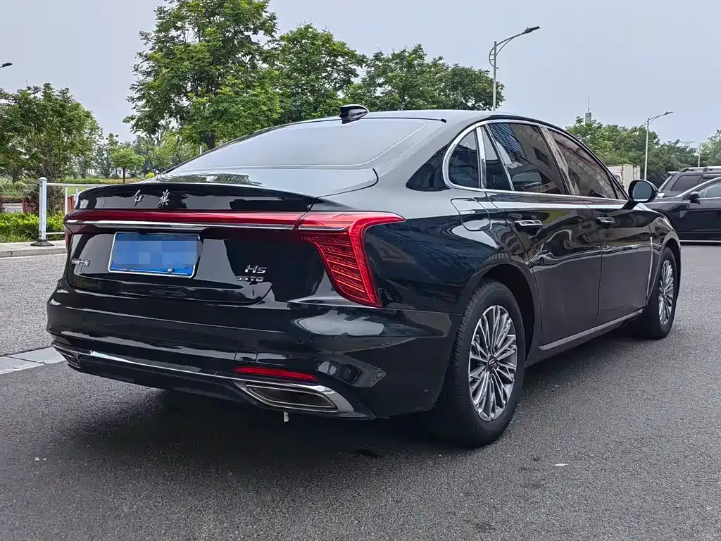 Hongqi H5 — фото 2