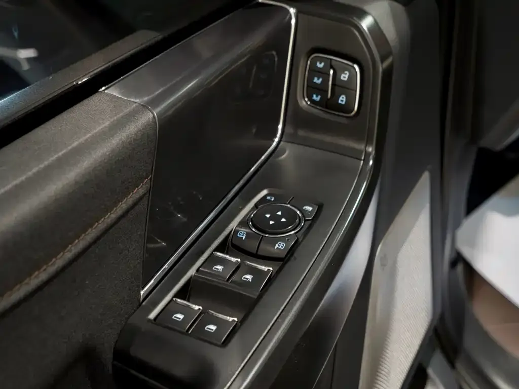 Ford F-150 Raptor 2023 из CN, фото 10