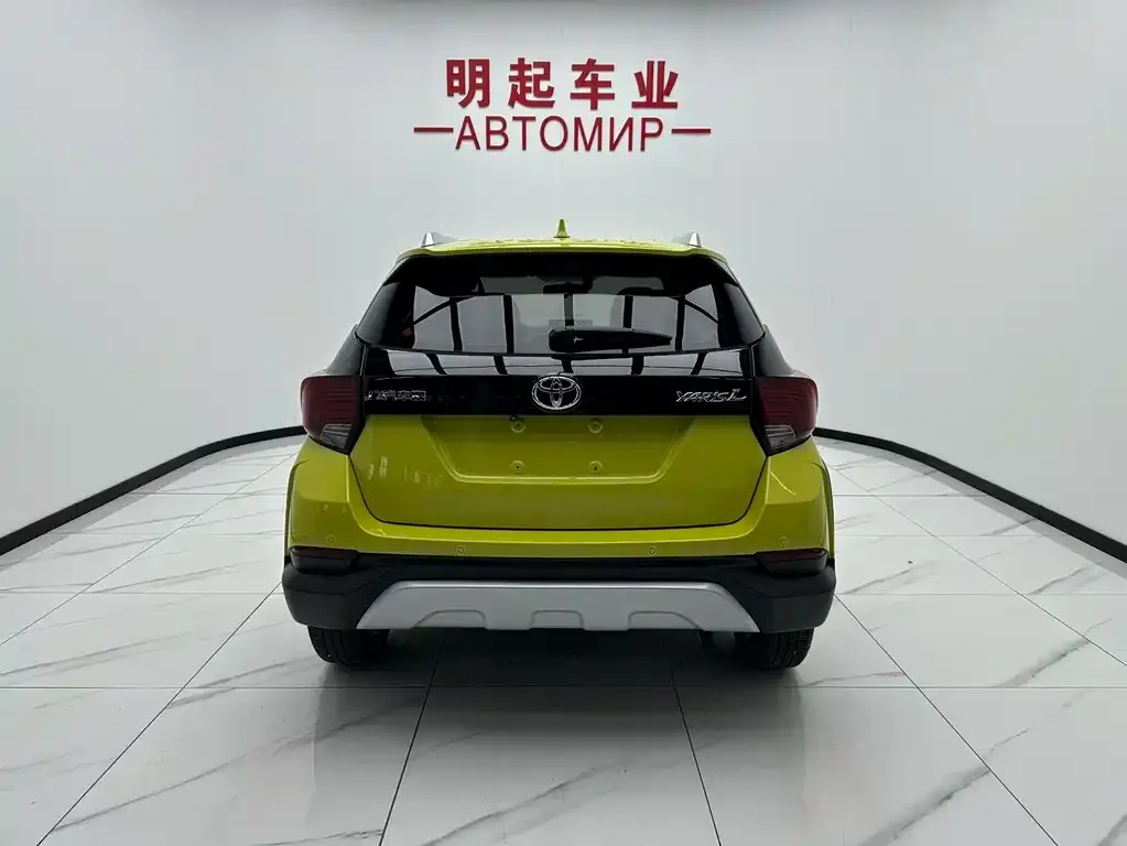 Toyota Yaris L — фото 3