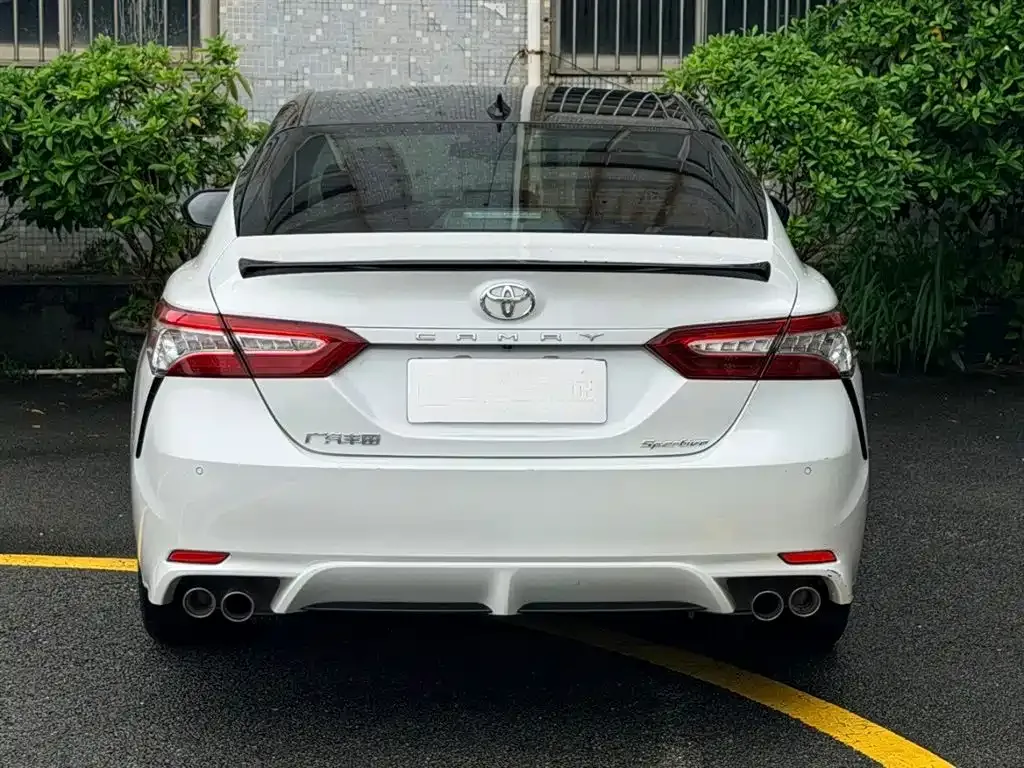 Toyota Camry — фото 6