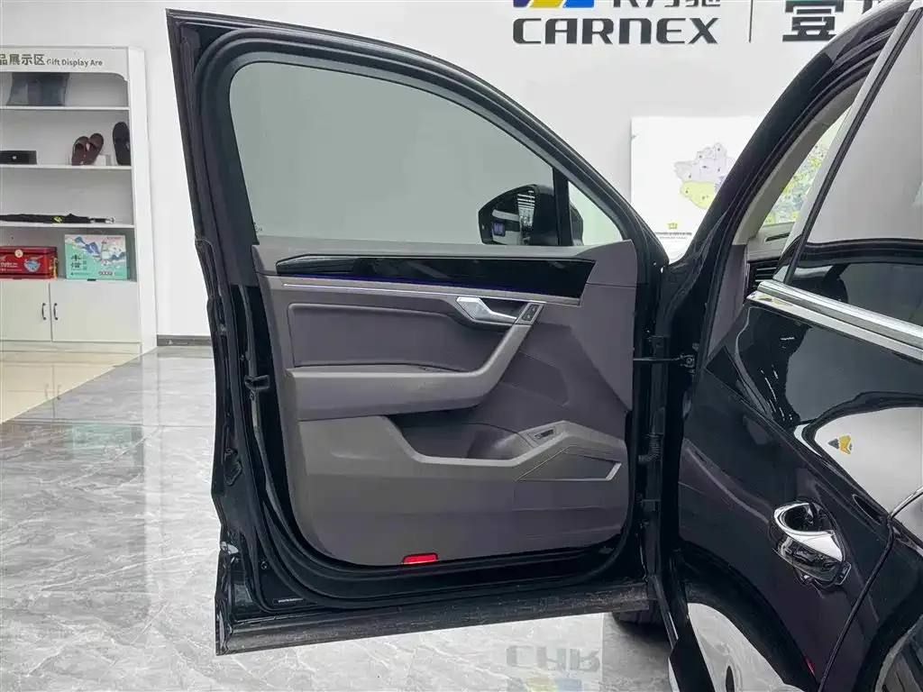 Volkswagen Touareg 2023 из CN, фото 8