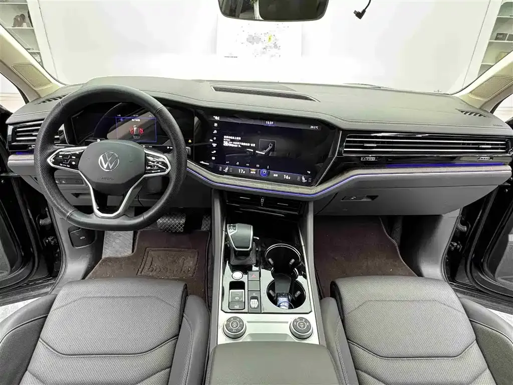 Volkswagen Touareg 2023 из CN, фото 10