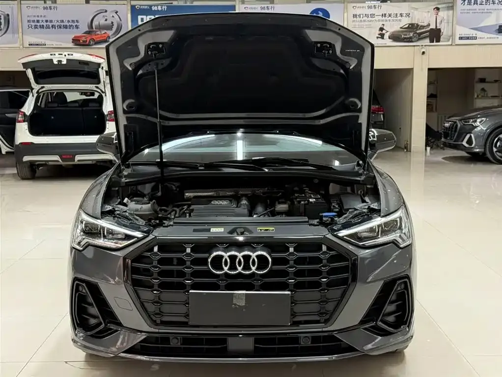 Audi Q3 — фото 10