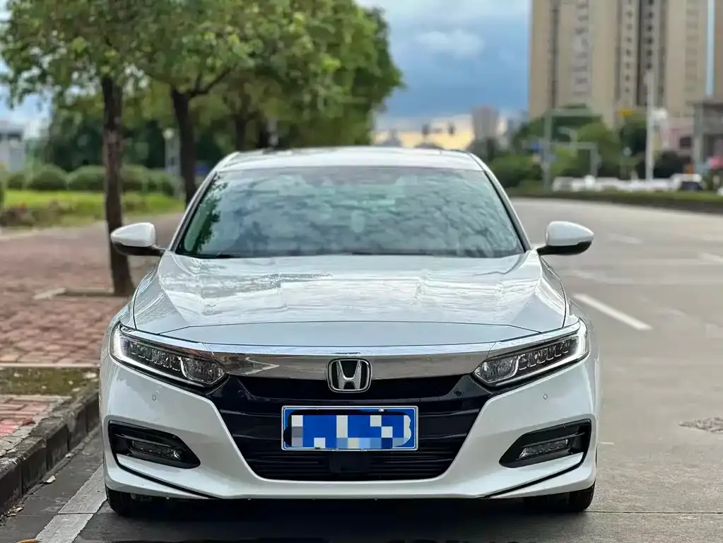 Honda Accord — фото 7