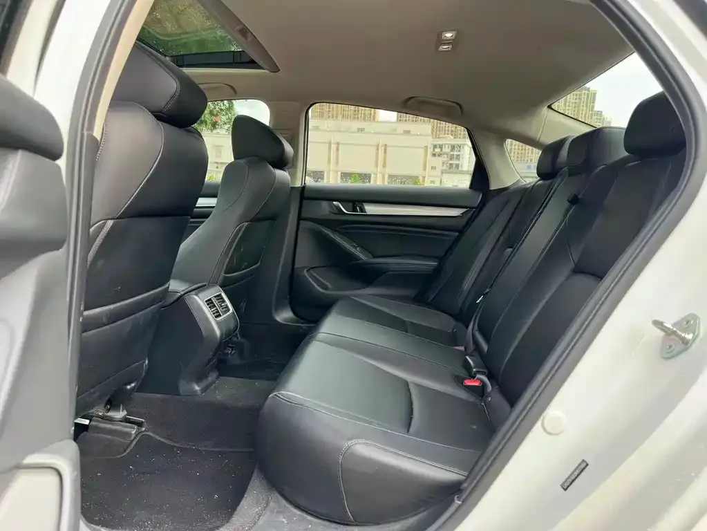Honda Accord — фото 2