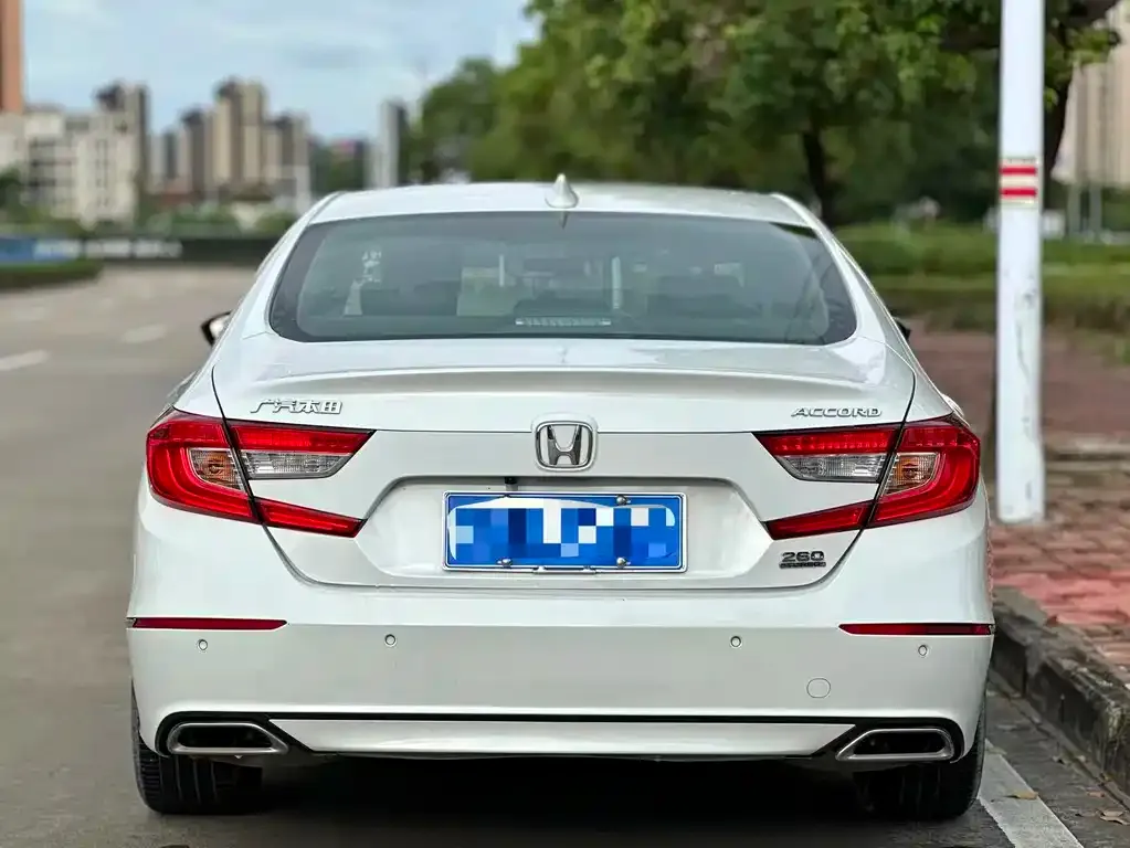 Honda Accord — фото 8