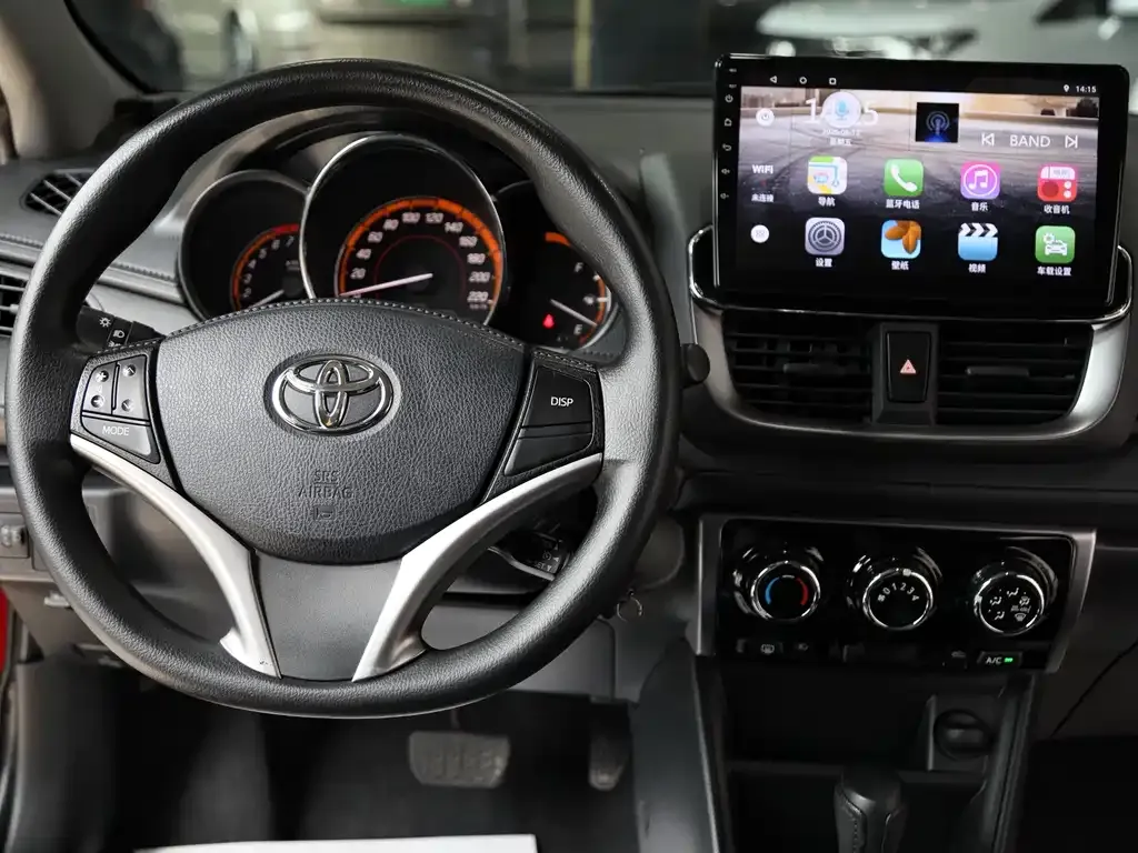 Toyota Yaris L — фото 6