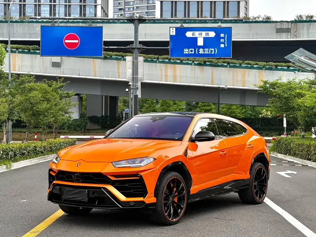 Lamborghini Urus — фото 9