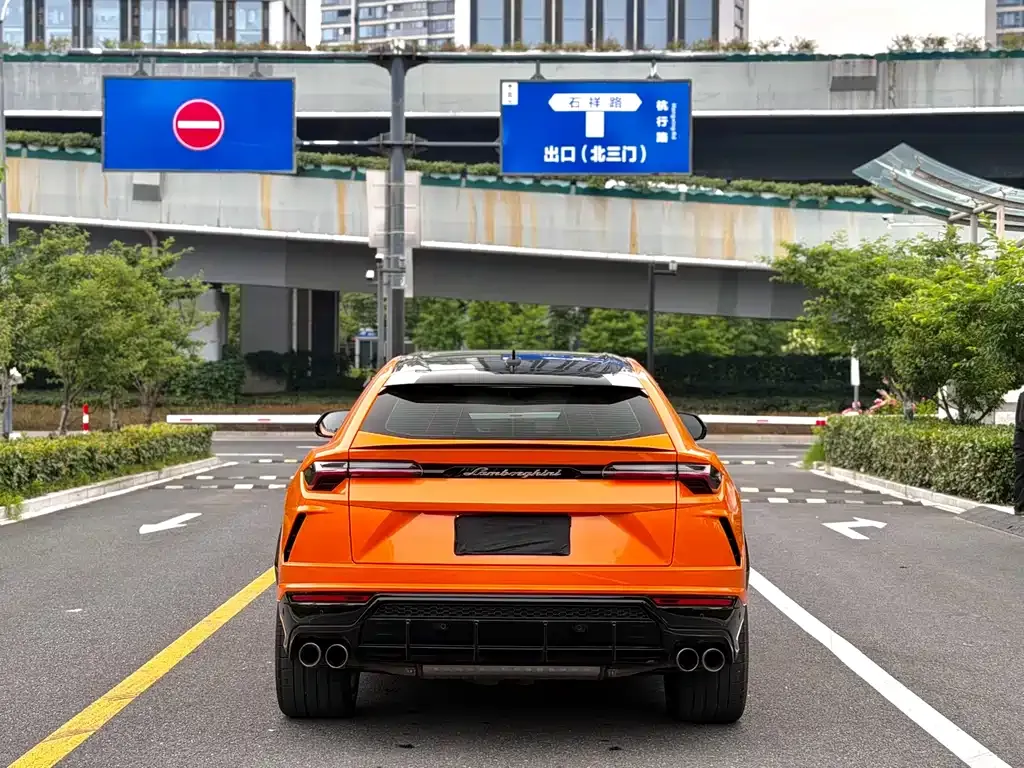 Lamborghini Urus — фото 2