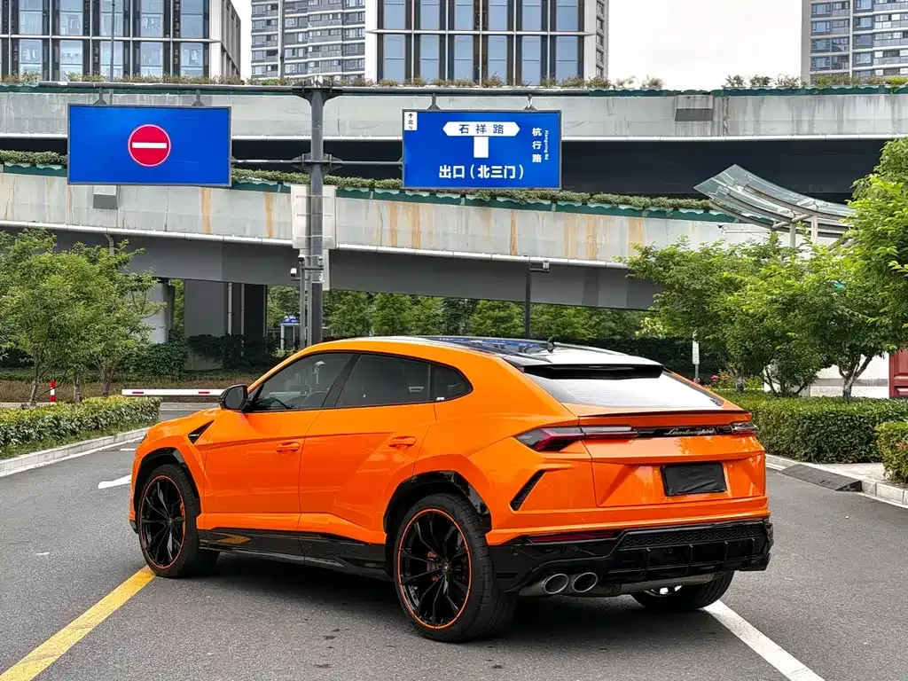 Lamborghini Urus — фото 4