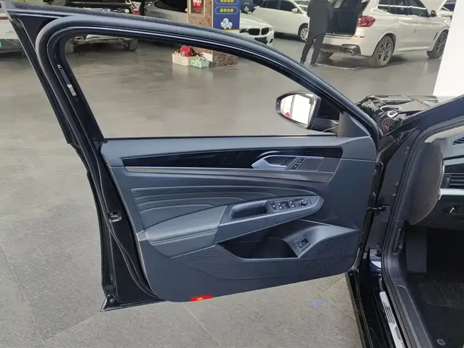 Volkswagen Passat — фото 7