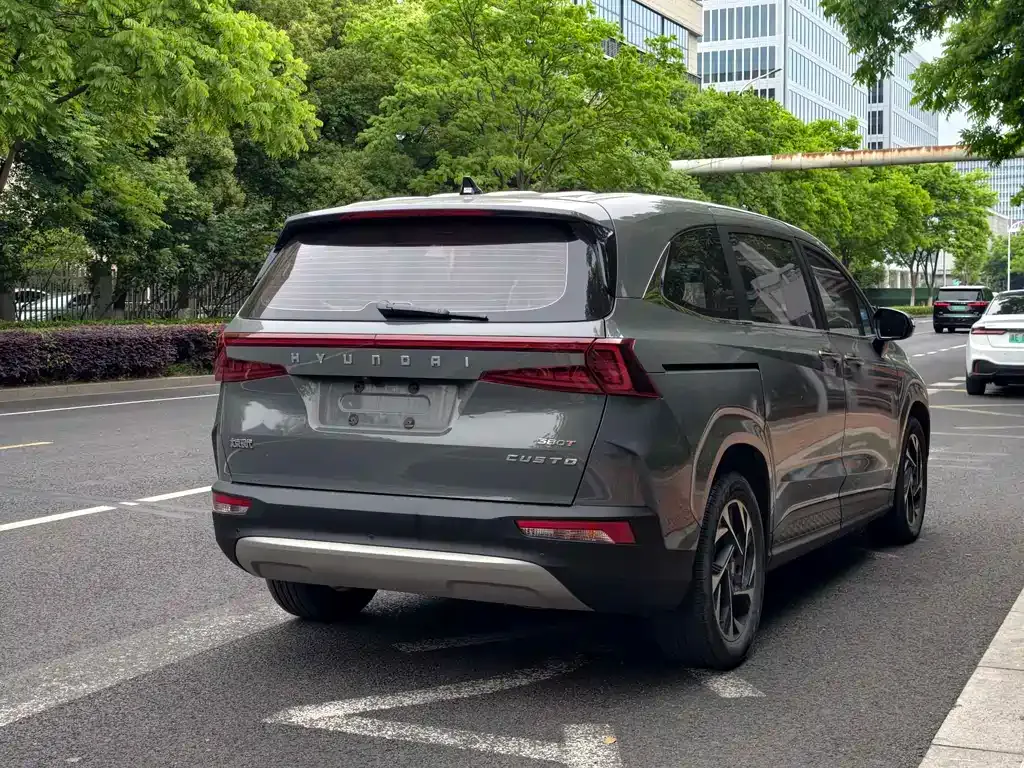 Hyundai Custo — фото 10