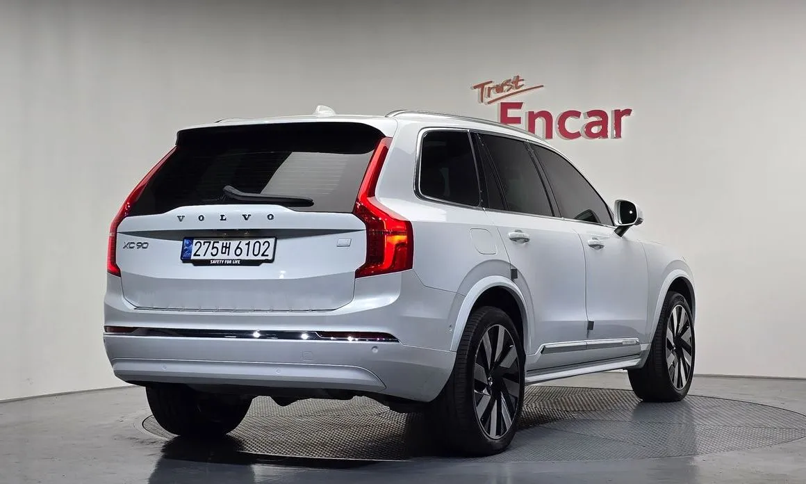 Volvo XC90 — фото 9