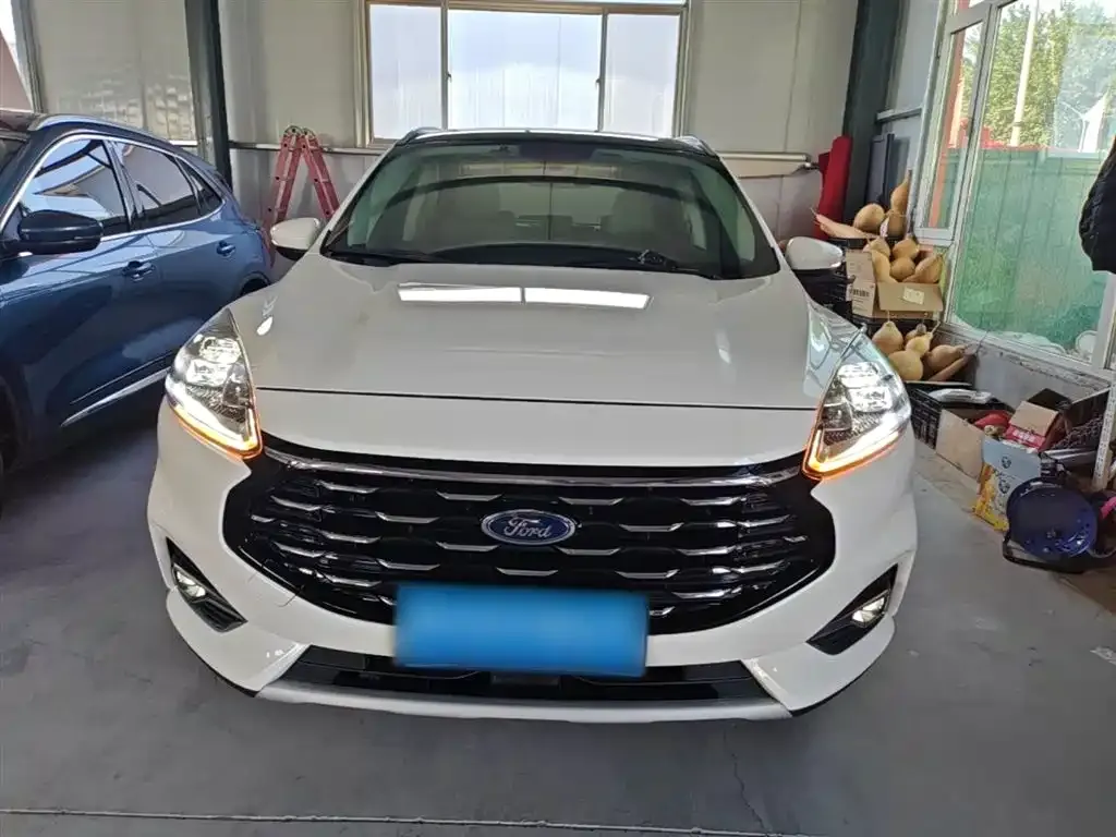 Ford Escape 2023 из CN, фото 4