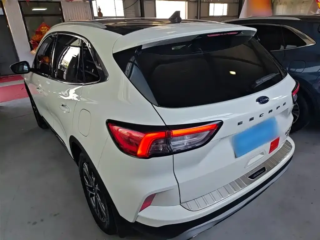 Ford Escape 2023 из CN, фото 3