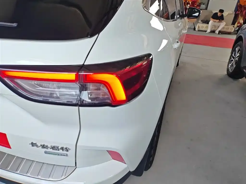 Ford Escape 2023 из CN, фото 10